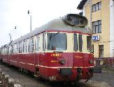 Dieselov motorov voze 851009-4 v ele osobnho vlaku 7445 B. Bystrica - Hronec