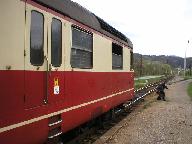 Dieselov motorov voze 851017-4 v ele osobnho vlaku 7445 B. Bystrica - Hronec