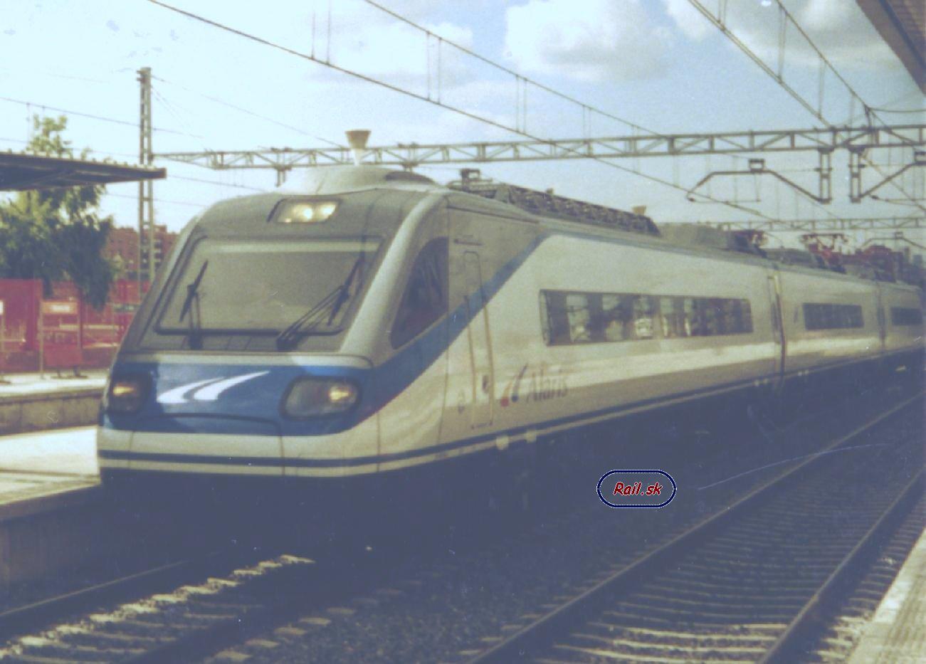 ETR 490 Alaris prechádza cez žst. RENFE (Madrid-)Villaverde Bajo (© Martin ROTTMANN - máj 1999)   (17)